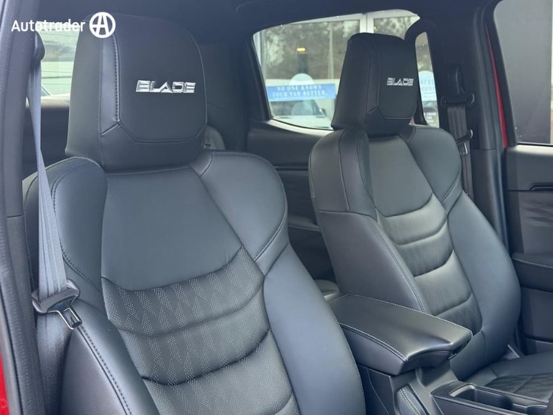 
								Isuzu D-MAX Blade My24 full									