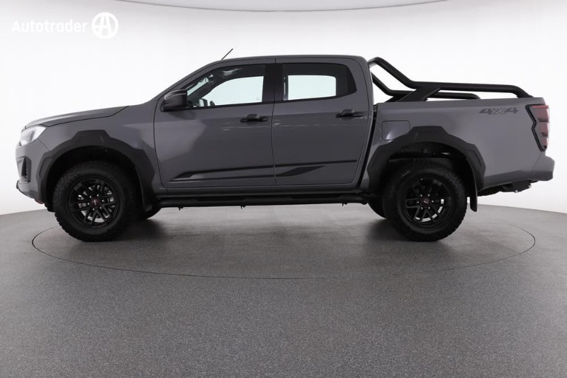 
								Isuzu D-MAX Blade (4X4) My25.5 full									