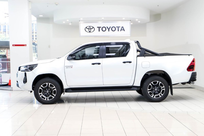 
								TOYOTA HILUX full									