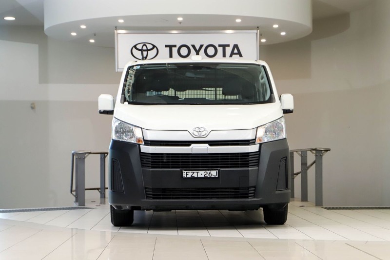 
								Toyota Hiace GDH300R LWB full									