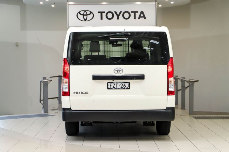 
								Toyota Hiace GDH300R LWB full									