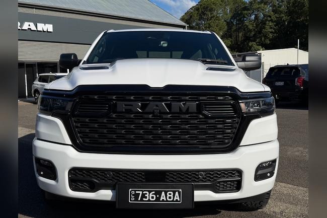 
								RAM 1500 full									