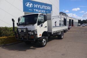 Hino 300 Series 817