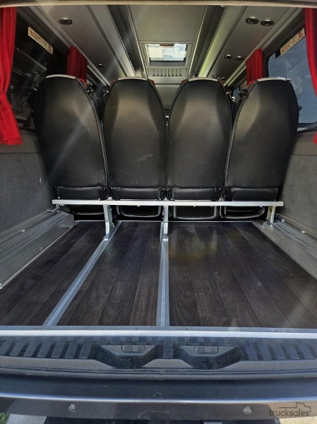 
								Mercedes-Benz 16 SEAT TRAVEL BUS full									
