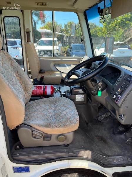 
								Mitsubishi Rosa full									