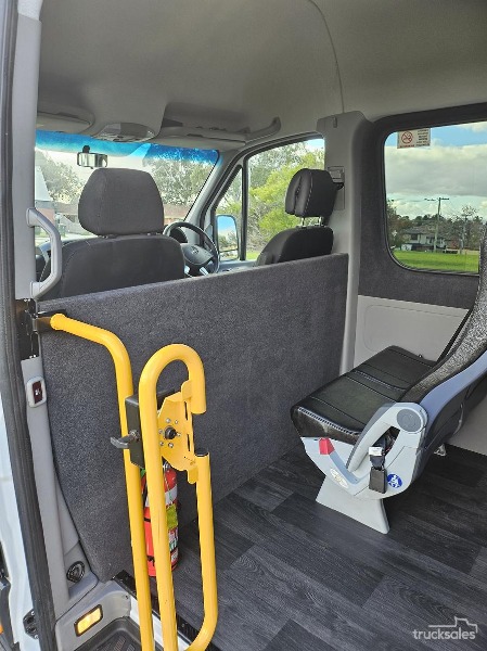 
								Mercedes-Benz Sprinter 316CDI LWB full									