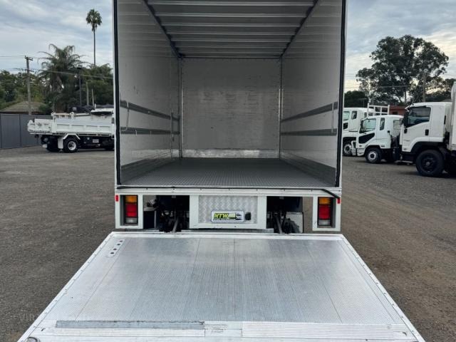 
								ISUZU FRR 107/210 full									