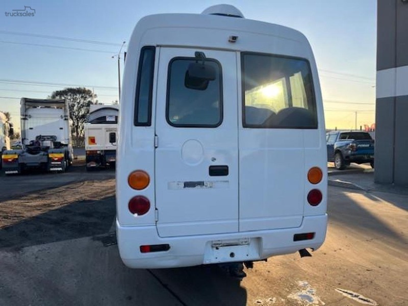
								Mitsubishi Rosa Deluxe BE 600 full									