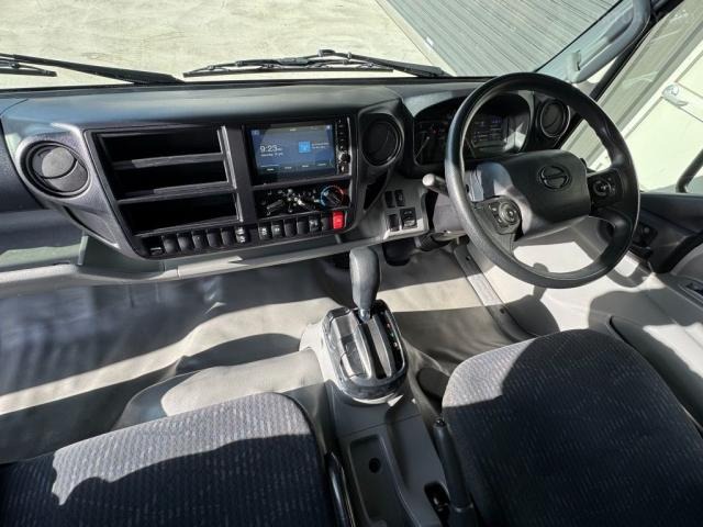 
								HINO 300 SERIES 616 MEDIUM full									