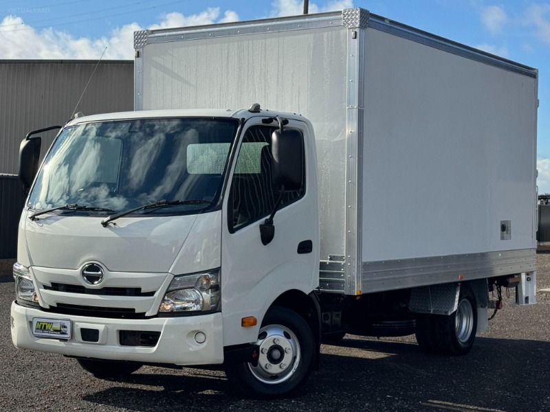 
								HINO 300 SERIES 616 MEDIUM full									