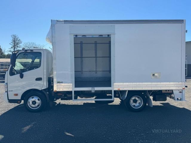 
								HINO 300 SERIES 616 MEDIUM full									
