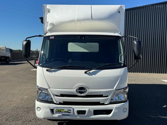 
								HINO 300 SERIES 616 MEDIUM full									