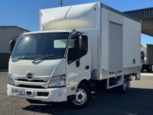 HINO 300 SERIES 616 MEDIUM
