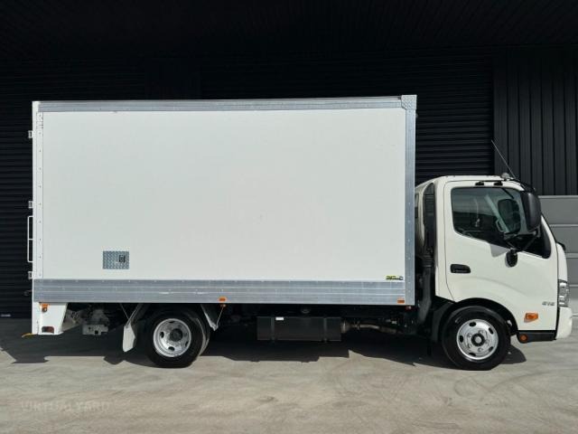 
								HINO 300 SERIES 616 MEDIUM full									