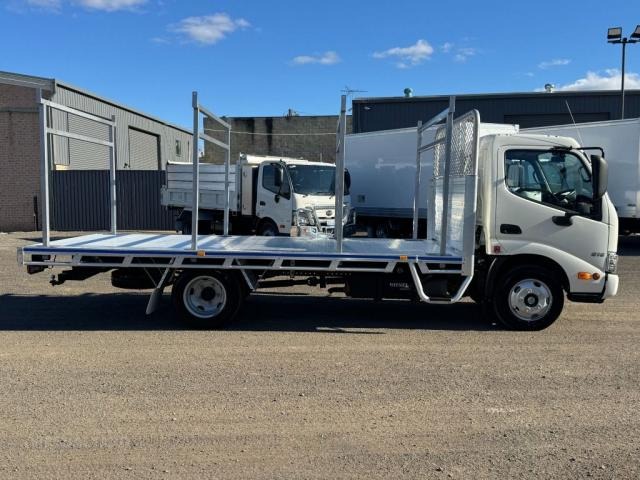 
								Hino 300 Series 616 IFS full									