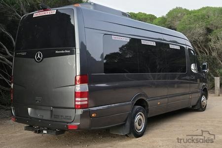 
								Mercedes-Benz 16 SEAT TRAVEL BUS full									