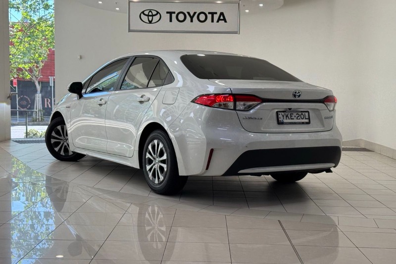 
								2020 Toyota Corolla SX Hybrid ZWE211R $28,888 full									