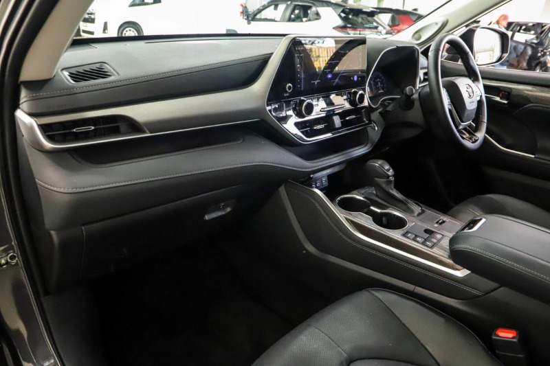 
								2025 Toyota Kluger Grande AXUH78R $79,888 full									