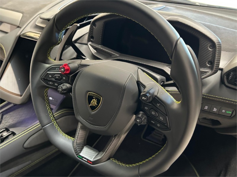 
								2025 Lamborghini Revuelto Coupe 744 MY25$1,289,000 full									