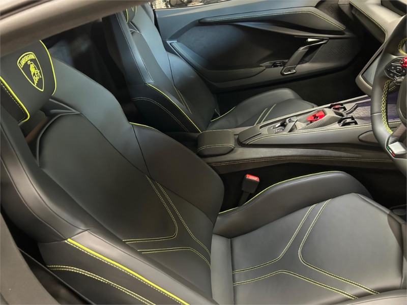 
								2025 Lamborghini Revuelto Coupe 744 MY25$1,289,000 full									