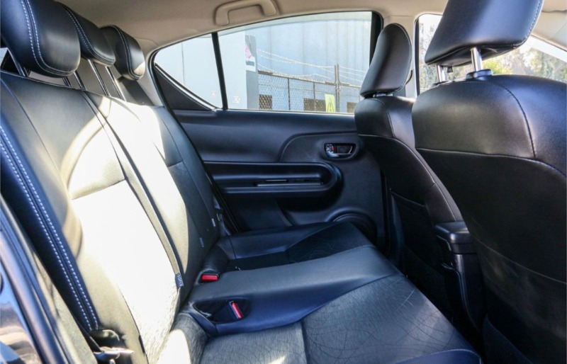 
								2015 Toyota Aqua $15,990 Drive Away full									