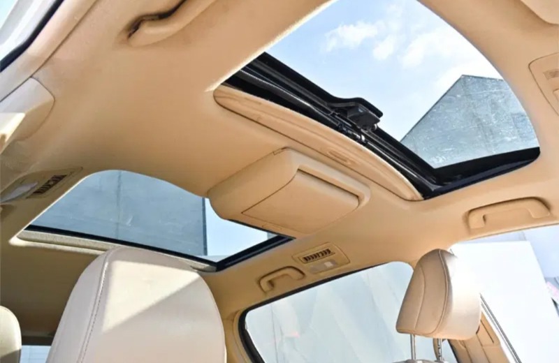 
								2015 Toyota Tarago Ultima Sports Automatic $18,988 Drive Away full									