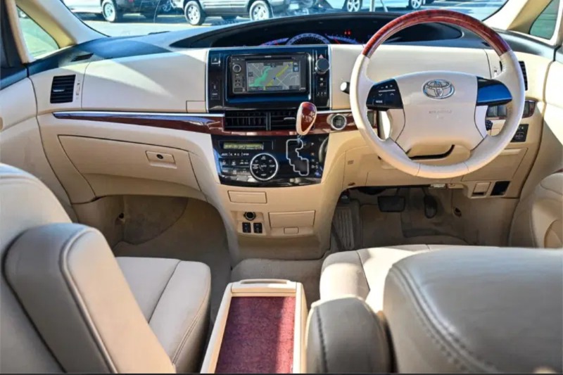 
								2015 Toyota Tarago Ultima Sports Automatic $18,988 Drive Away full									