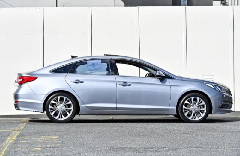 
								2015 Hyundai Sonata Premium Auto $11,990 Drive Away full									