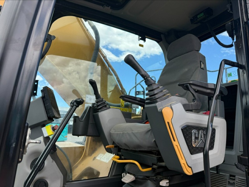 
								2023 Cat 330GC Excavator full									
