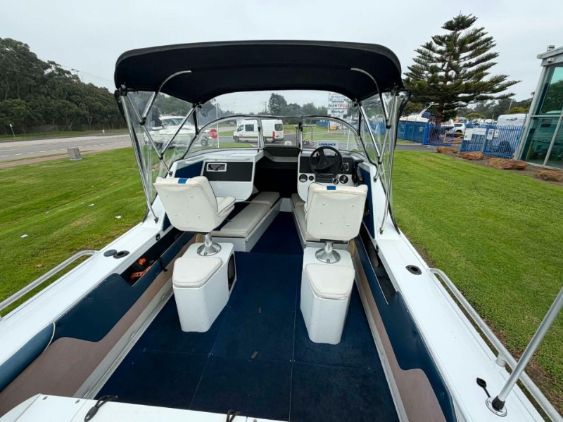 
								Stacer 575 Coral runner – 2007 Model full									
