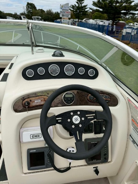 
								Sea Ray 250 Sundancer – 2006 Model full									