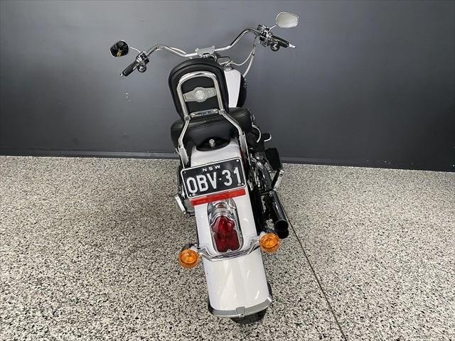 
								Harley-Davidson Softail Deluxe 1584 (FLSTN) full									