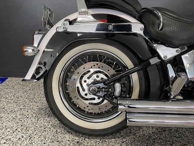 
								Harley-Davidson Softail Deluxe 1584 (FLSTN) full									