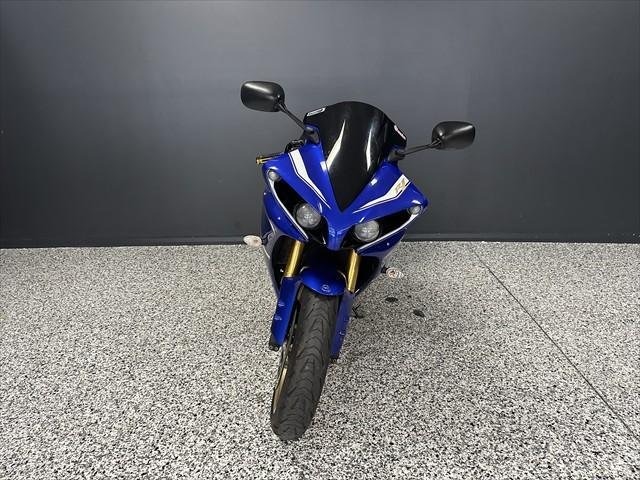
								Yamaha YZF-R1 MY12 full									