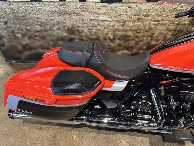 
								Harley-Davidson CVO Street Glide 121 (FLHXSE) full									