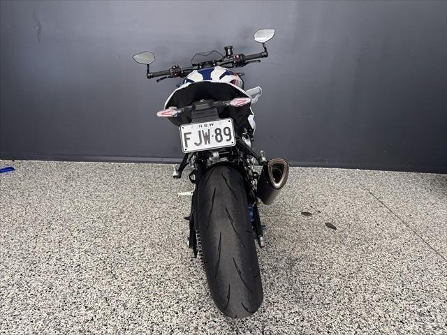 
								BMW M 1000 R full									