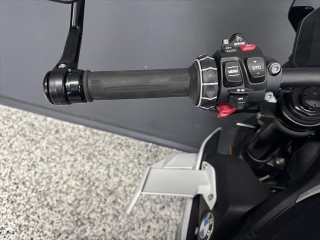 
								BMW M 1000 R full									