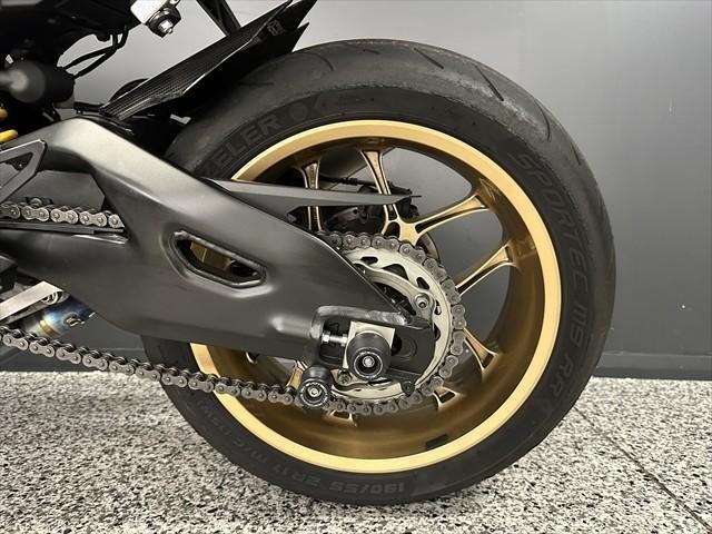 
								Yamaha YZF-R1 60th Anniversary WGP full									