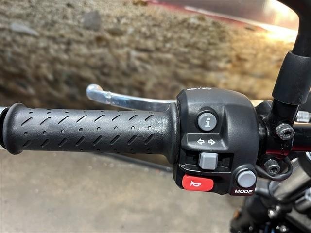 
								Triumph Speed Twin 900 full									