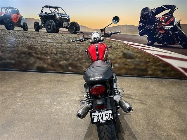
								Triumph Speed Twin 900 full									