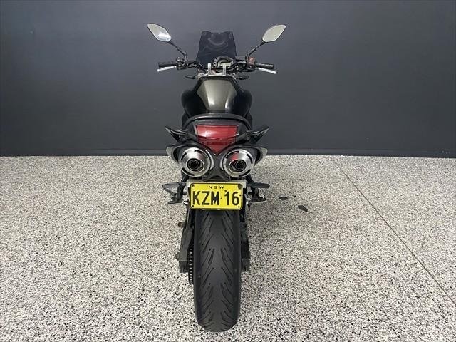
								Yamaha FZ6N full									