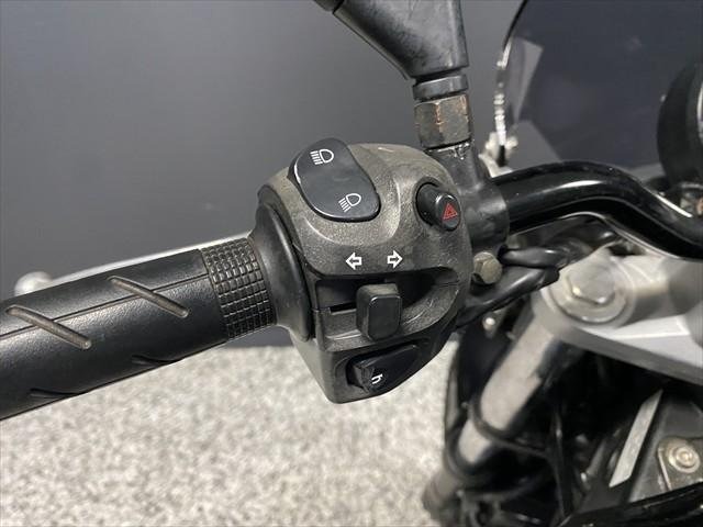 
								Yamaha FZ6N full									