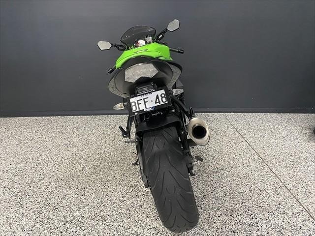 
								Kawasaki Ninja ZX-10R full									