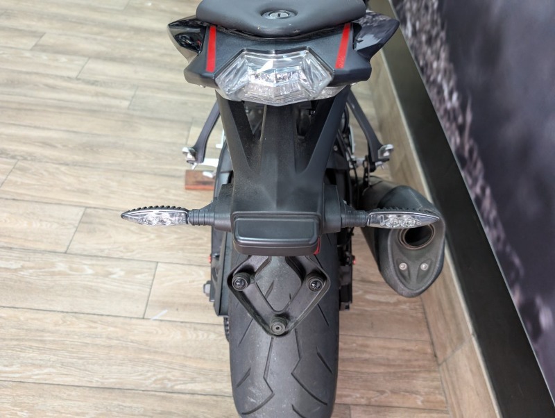 
								BMW Motorrad S 1000 R full									