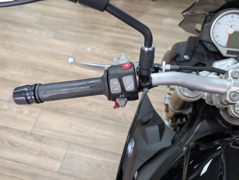
								BMW Motorrad S 1000 R full									