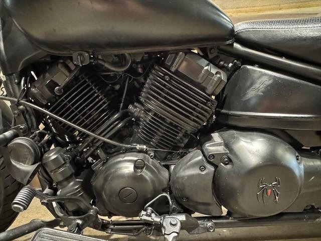 
								Yamaha V-Star XVS650 Custom full									