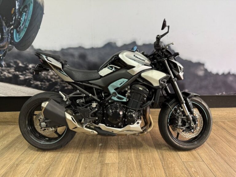 Kawasaki Z900 (ZR900)