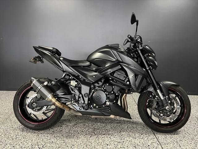 Suzuki GSX-S750