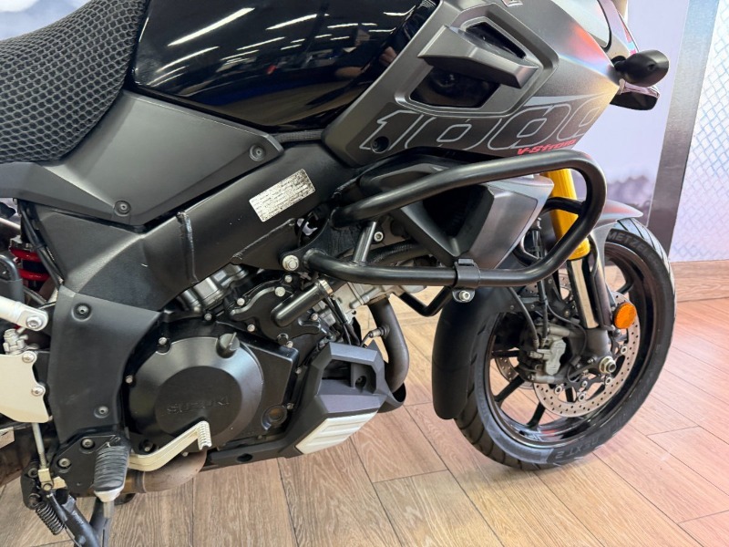 
								Suzuki V-Strom 1000 full									