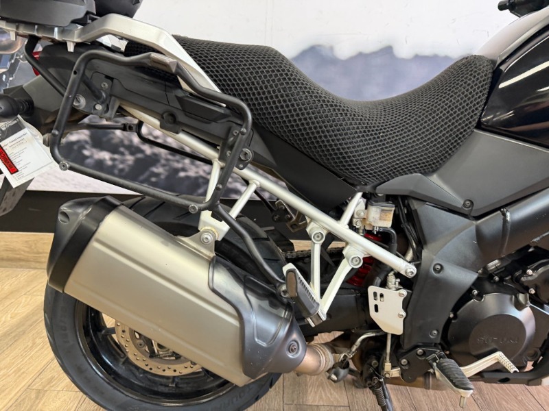 
								Suzuki V-Strom 1000 full									